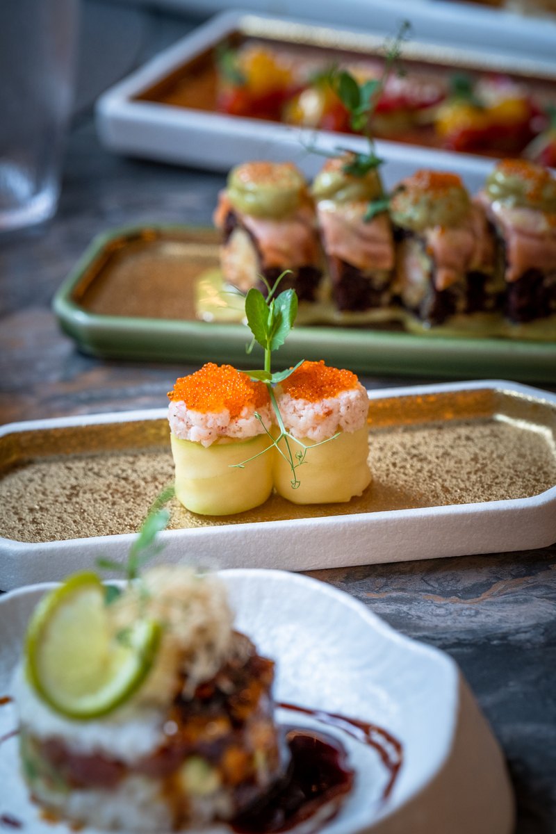 Vassoi con diverse proposte di sushi del menù all you can eat